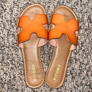 FITORY Womans Sz 8.5 Tan Leather Slide w Vibrant OrangeCross Strap